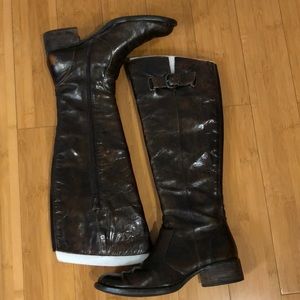 Born Crown Roxie boots US 7, Euro 38